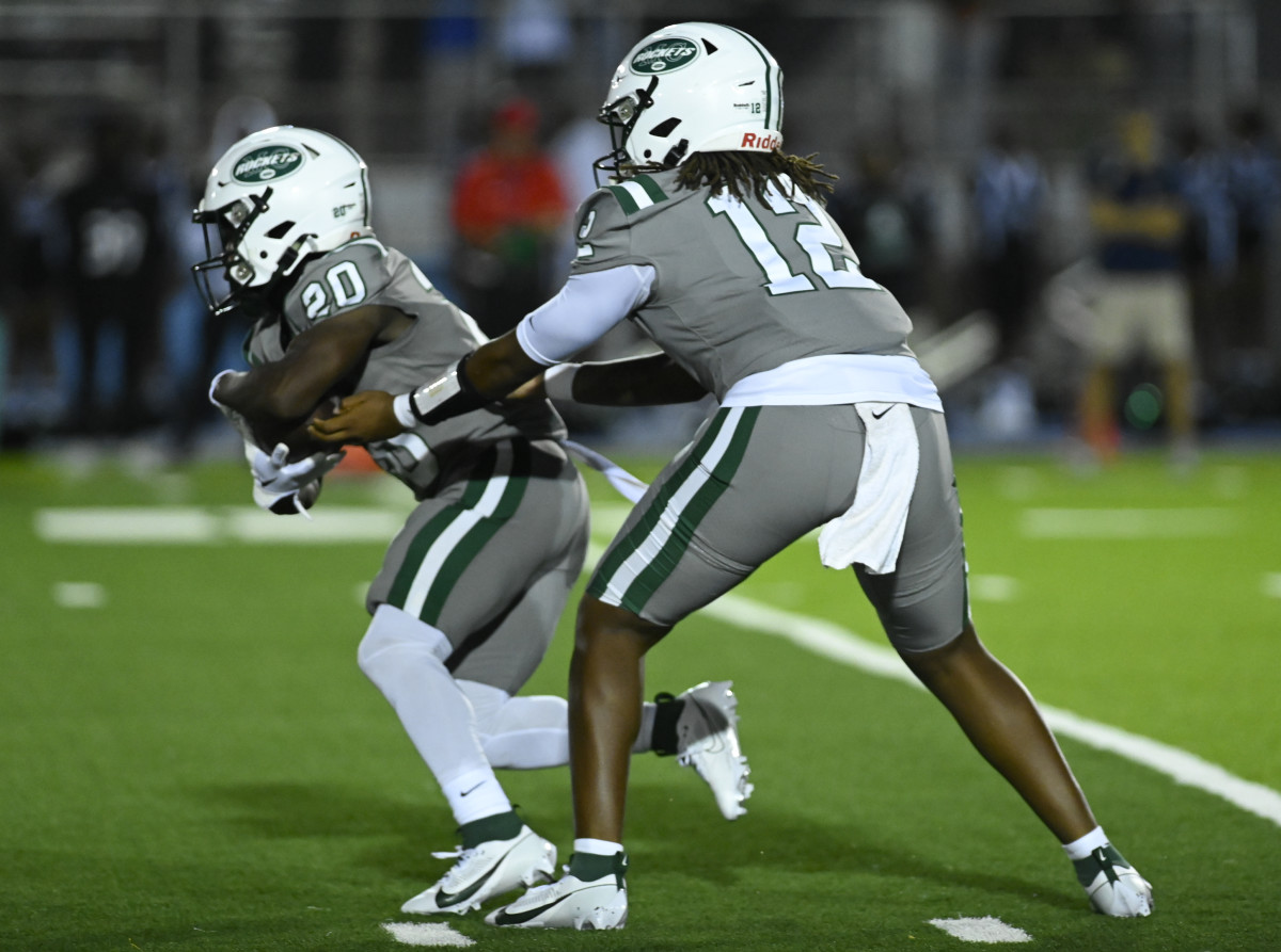 Chaminade-Madonna vs Miami Central Football - Robson Lopes - 08-26-20231091